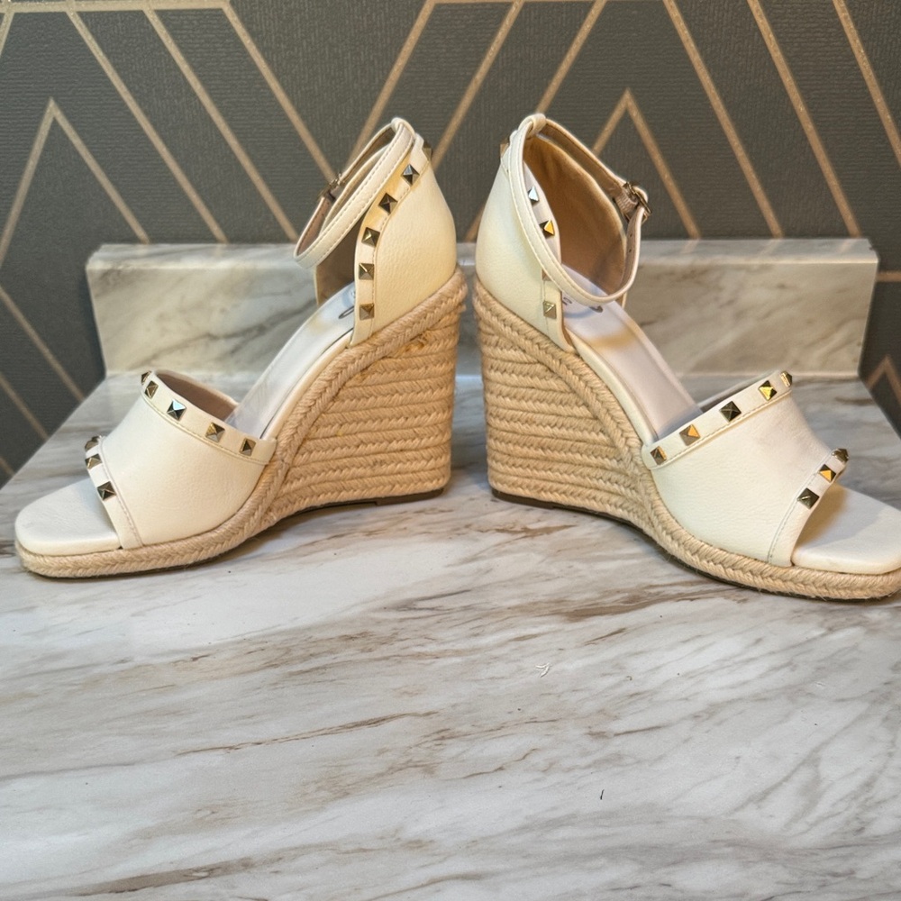 Mix No. 6 Beige Wedges with Gold Accents - Picture 4 of 10
